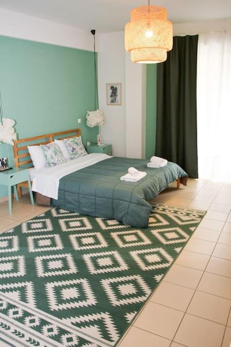 Comfy City Hideaway Каламата Экстерьер фото