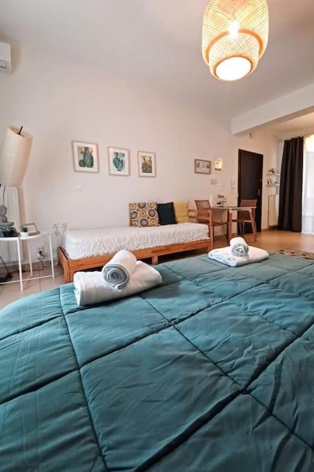 Comfy City Hideaway Каламата Экстерьер фото