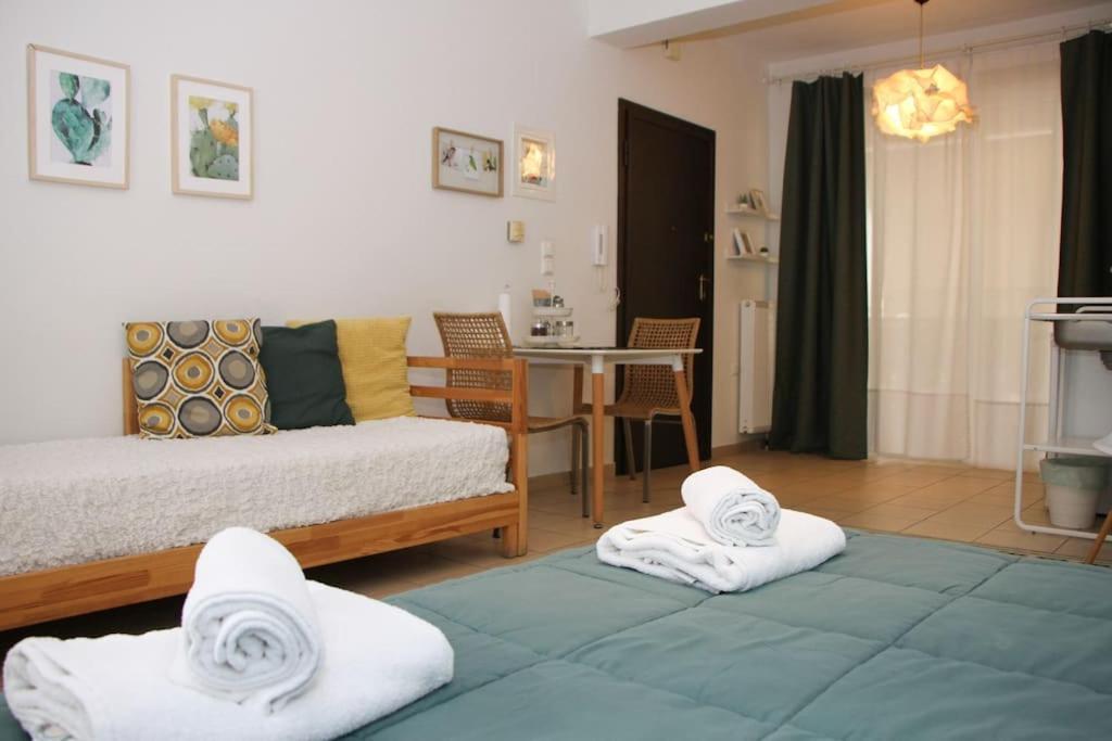 Comfy City Hideaway Каламата Экстерьер фото